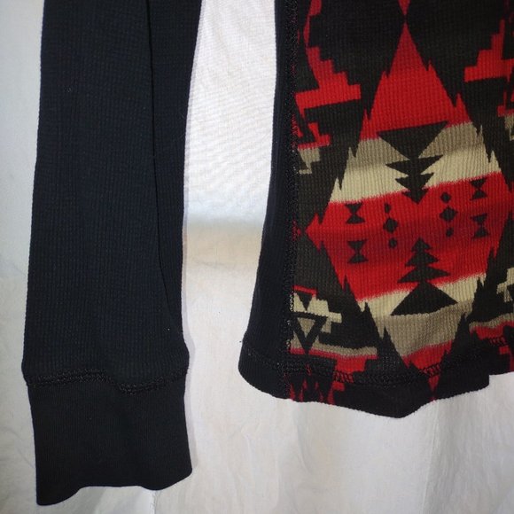 CHAPS RED BLACK AND WHITE CARDIGAN GEOMETRIC PATTERN LONG SLEEVE LIGHTWEIGHT SP - Picture 3 of 6